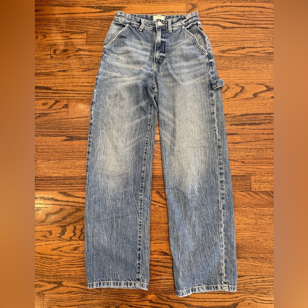 Cotton On Relaxed Fit Men's Jeans in Faded Blue